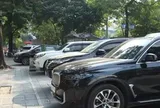 Giá gửi ô tô tăng, người dân nội đô Hà Nội xoay sở tìm chỗ đỗ xe