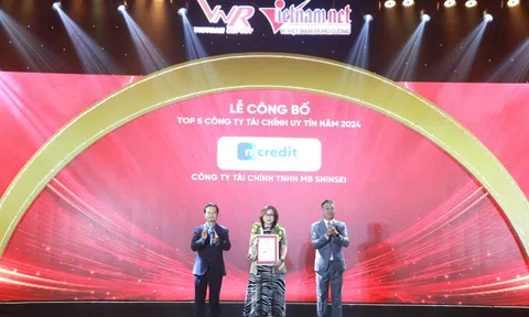 Mcredit vinh dự ghi danh Top 5 công ty uy tín nhất ngành tài chính năm 2024