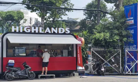 Highlands toan tính gì khi ra cây xăng bán cà phê?