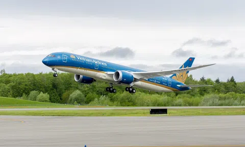 Vietnam Airlines chuyển hướng hạ cánh Đà Nẵng cấp cứu hành khách