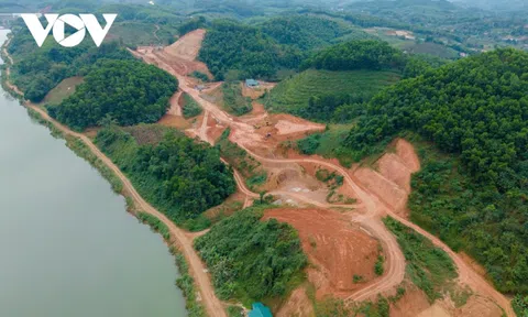 Cao tốc Tuyên Quang - Hà Giang thi công cầm chừng vì mặt bằng "xôi đỗ"