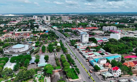 Một thị xã có diện tích 333km2 với hơn 287.000 dân, sở hữu cảng biển lớn nhất Việt Nam chuẩn bị "cất cánh" lên thành phố