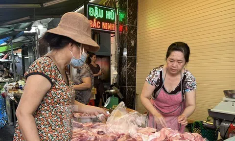 Thịt heo liên tục tăng giá, tiểu thương ngóng khách