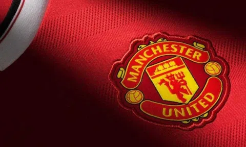 Manchester United lâm vào khủng hoảng tài chính: Sa thải hàng trăm nhân viên, bữa trưa bị cắt giảm đến mức cầu thủ chỉ được ăn súp và bánh mì