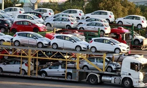 Nguồn cung ô tô của Việt Nam tăng kỷ lục, hàng loạt mẫu giảm giá mạnh