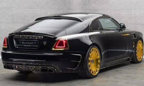 Rolls-Royce Wraith 'hóa rồng' khi được rắc vàng 24K mọi ngóc ngách
