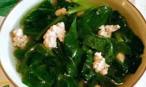 Từng mọc đầy hàng rào, loại rau dân dã nay thành đặc sản phố thị: Giá rẻ, bán đầy chợ Việt, lợi ích bất ngờ