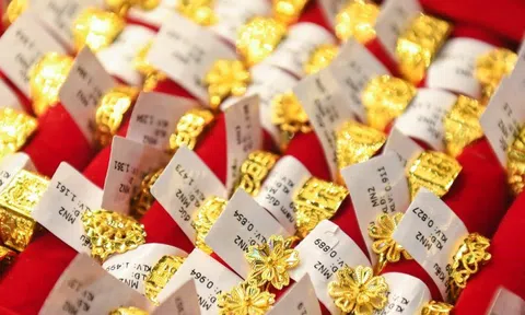 Giá vàng hôm nay 9/5/2025: Thế giới rơi nhanh, SJC giảm gần 2 triệu đồng/lượng