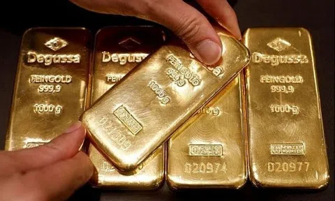 Giá vàng tăng khi USD suy yếu, nhà đầu tư kỳ vọng Mỹ - Trung ‘chốt hạ’ thương chiến