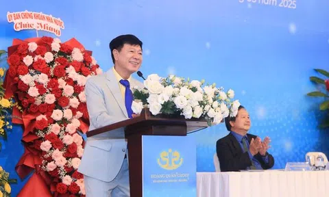 Chủ tịch địa ốc Hoàng Quân: "Tôi thương cổ đông mà cũng là thương tôi..."
