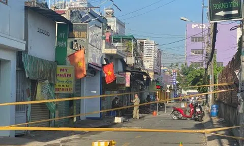 Cháy nhà 2 tầng ở TP.HCM, 1 người tử vong