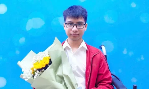 Tốt nghiệp loại Giỏi Bách khoa Hà Nội, nam sinh ‘10 năm được bạn cõng’ đi học thừa nhận về nghề IT: Nói về mong ước hiện tại