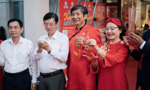 Ông chủ tiệm vàng lớn bậc nhất TP. HCM: Từng làm phụ xe tải, góp hàng tỷ chống dịch, sống âm thầm và trao ‘niềm tin vàng’ suốt 36 năm