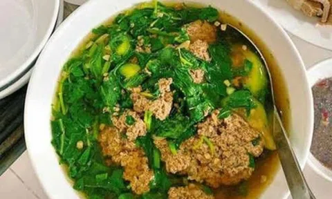 Được ví như 'vàng xanh' mùa hè, loại rau quen thuộc này bán đầy chợ Việt: Giá rẻ như cho nhưng công dụng 'không hề rẻ'