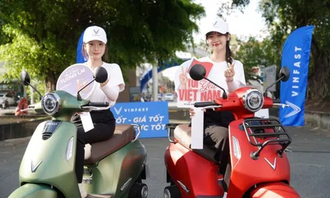 Người dân chuyển sang xe máy điện vì tiết kiệm, sạch và không lo bị “cấm cửa”