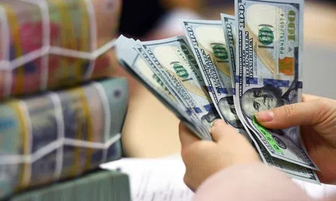 Ngày 16/5: Ngân hàng Nhà nước tiếp tục giảm tỷ giá USD, giá đô la tự do lao dốc