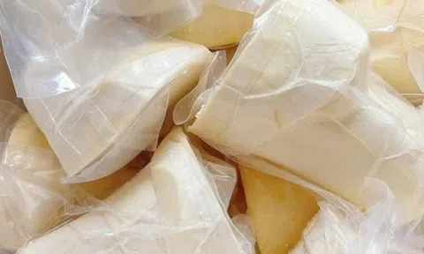 Phần tưởng bỏ đi của cây dừa không ngờ là đặc sản hiếm: Giá tới 150.000 đồng/kg, được săn lùng khắp nơi