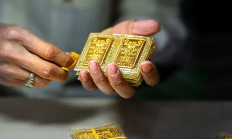 Từng lãi 1,5 tỷ USD từ vàng, tỷ phú kín tiếng đang tất tay vào thứ kim loại ít ai ngờ tới