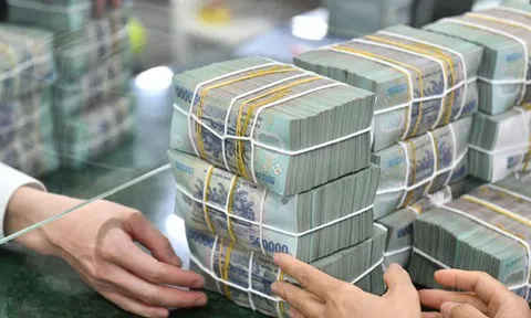 Hàng triệu tỷ đồng chảy vào bất động sản, vì sao doanh nghiệp vẫn ‘đói’ vốn?