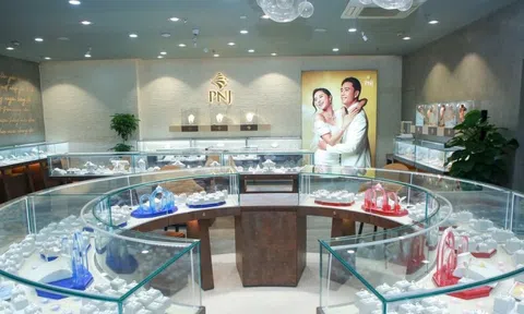 Thế khó của PNJ