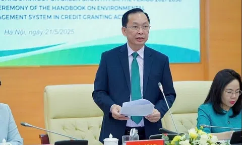 Ngân hàng Nhà nước ra mắt sổ tay quản lý rủi ro môi trường, thúc đẩy tín dụng xanh