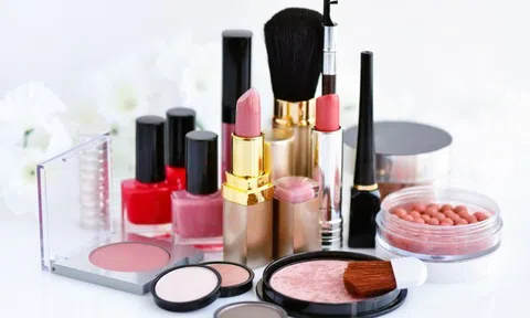 Đề xuất cấm quảng cáo mỹ phẩm dùng từ "thần tốc", "chữa khỏi", "100% an toàn"…
