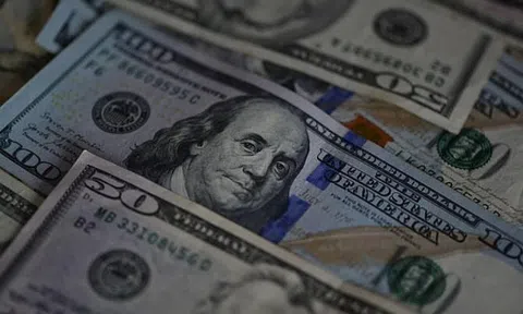 Áp lực tài khóa và tín hiệu từ Fed kéo USD xuống đáy hai tuần, yen Nhật hưởng lợi