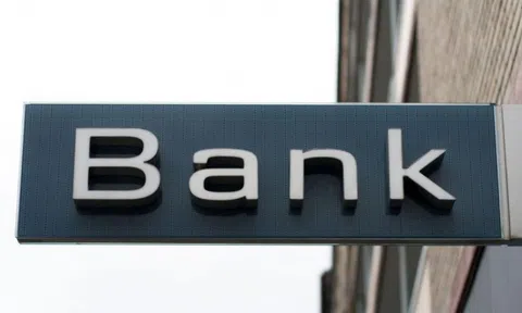 Sao đổi ngôi trong ngành ngân hàng: Techcombank vượt BIDV, chiếm đỉnh thu nhập dịch vụ quý I/2025