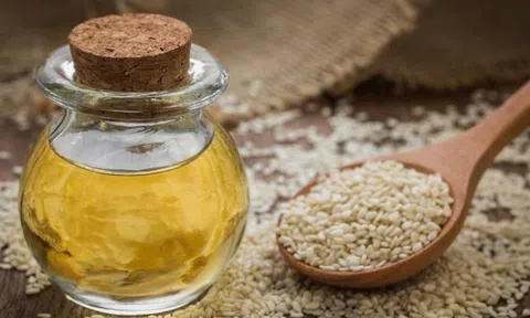 Nhiều gia đình Việt có 'vàng lỏng' trong bếp mà không biết, chỉ một muỗng mỗi ngày tốt gấp bội tổ yến