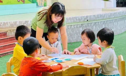 Giáo viên mầm non sau khi tăng phụ cấp 45-80%, mức lương cao nhất là bao nhiêu?