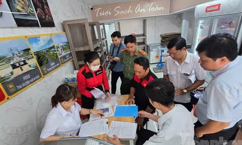 Vụ C.P bị tố bán thịt bẩn: Giấy chứng nhận an toàn thực phẩm hết hạn