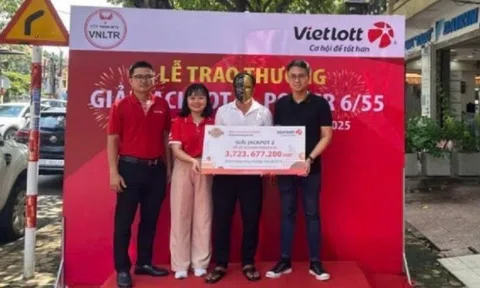 Người đàn ông trúng giải độc đắc tiền tỷ của Vietlott khi mua vé lúc ‘ngồi chơi cùng bạn bè’