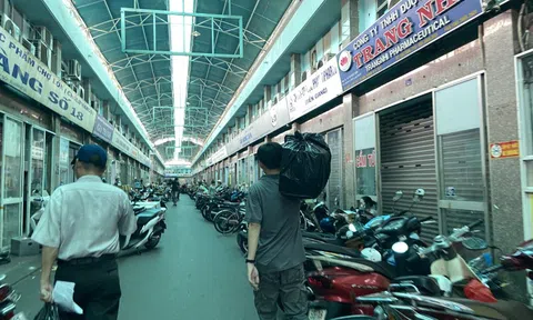 Khung cảnh lạ lùng tại chợ thuốc quận 10 - TP.HCM: Hàng loạt quầy cửa đóng then cài, 1 chủ hiệu thuốc phải thốt lên điều khó hiểu