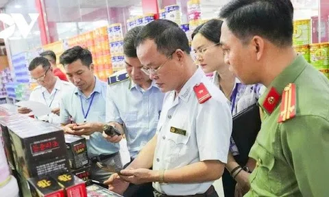 Điều gì đang xảy ra ở Điện Biên khiến cả dãy phố kinh doanh đột ngột đóng cửa im lìm?