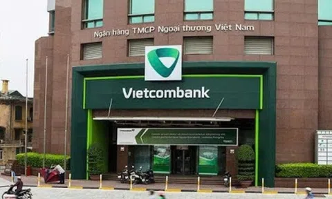 Khách kiên quyết chuyển 285 triệu đồng, Phó Trưởng phòng chi nhánh Vietcombank lập tức báo công an