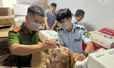 Sững người trước gần 4 tấn thịt không giấy tờ vừa bị phanh phui tại kho lạnh công ty Thịnh Phát Food