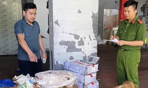 Cảnh sát phát hiện gần 9 tấn thịt đông lạnh không rõ nguồn gốc ở Ninh Bình