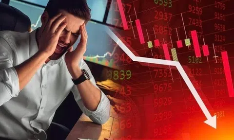 Khối ngoại tiếp đà bán ròng hàng trăm tỷ trong phiên đầu tuần, một cổ phiếu ngân hàng bị "xả" mạnh