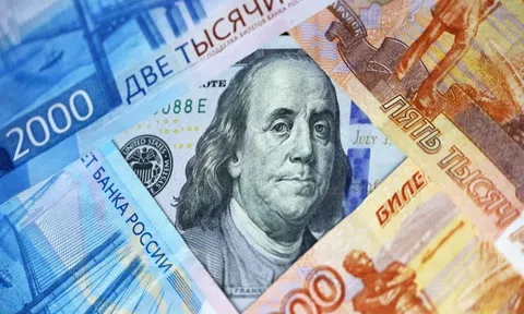 'Vượt mặt' đồng USD, tiền Nga tăng giá mạnh nhất thế giới