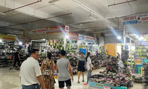 Tiểu thương chợ Vinh có động thái mới sau một tuần 'đình công'