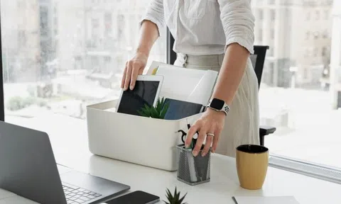 Toàn bộ phòng marketing của một công ty bị sa thải trên sóng livestream, nhân vật thay thế không xa lạ