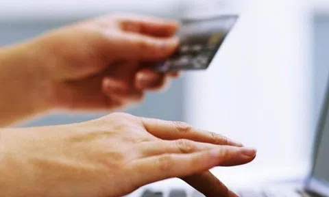 Lý do lãi suất gửi tiết kiệm online cao hơn tại quầy