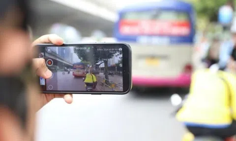 Tố cáo vi phạm giao thông, người đàn ông kiếm tiền tỷ mỗi năm nhờ 'săn tiền phạt'