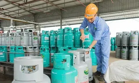 Giá gas giảm tháng thứ hai liên tiếp
