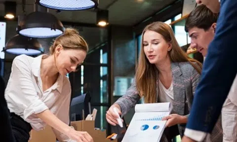 Top ngành học 'hái ra tiền' cho nữ trong thời đại mới: Ổn định, thu nhập cao, tiềm năng lâu dài