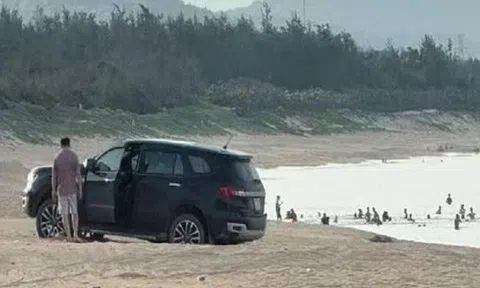 Lái ô tô xuống biển Đắk Lắk, tài xế bị phạt 5 triệu đồng và 2 điểm bằng lái