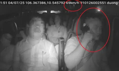 Hàng chục tài xế bị xử phạt vì dùng điện thoại khi lái xe trên cao tốc