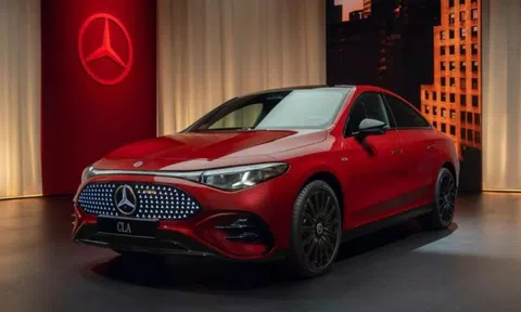 Sedan Mercedes CLA 'cháy hàng', khách phải chờ sang năm 2026 mới được nhận xe