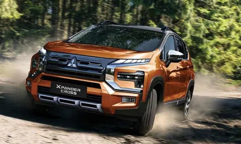 Hàng loạt MPV 7 chỗ đua nhau giảm giá, khách hàng lời vài chục triệu đồng khi chốt đơn