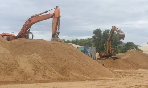 Người dân và doanh nghiệp 'sốc' khi giá vật liệu xây dựng tăng phi mã